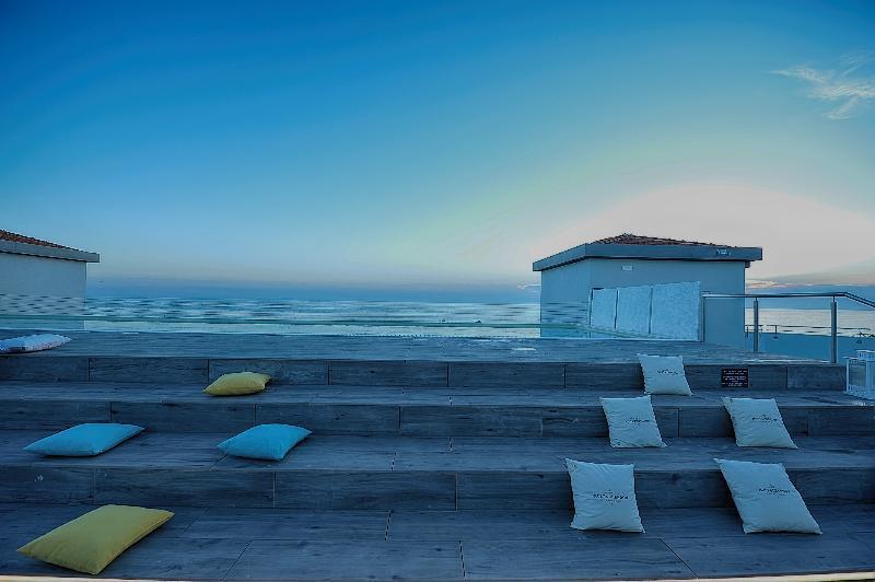 Toscana Charme Resort Tirrenia Kültér fotó The beach at the hotel