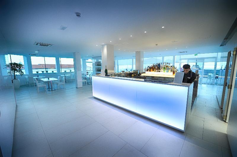 Toscana Charme Resort Tirrenia Kültér fotó The bar at the 360° Sky Lounge